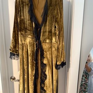 Gold Velvet Lace-Trim Duster